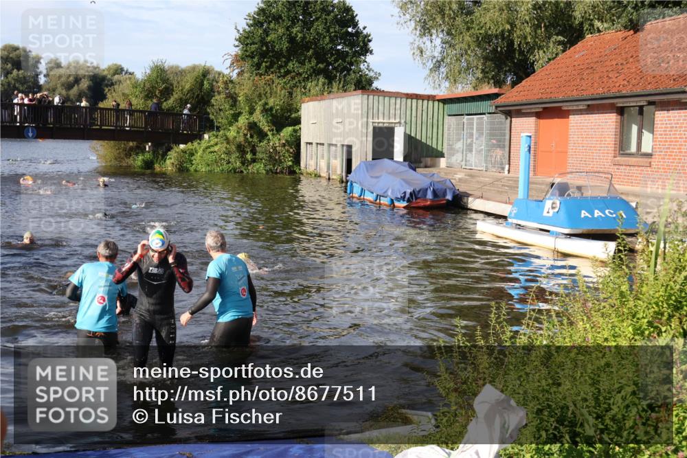 31.08.2025 - Elbe Triathlon Hamburg Luisa Fischer http://msf.ph/oto/8677511 31.08.2025 09:17:59 Schwimmen 617, 654, 657, 666 meine-sportfotos.de