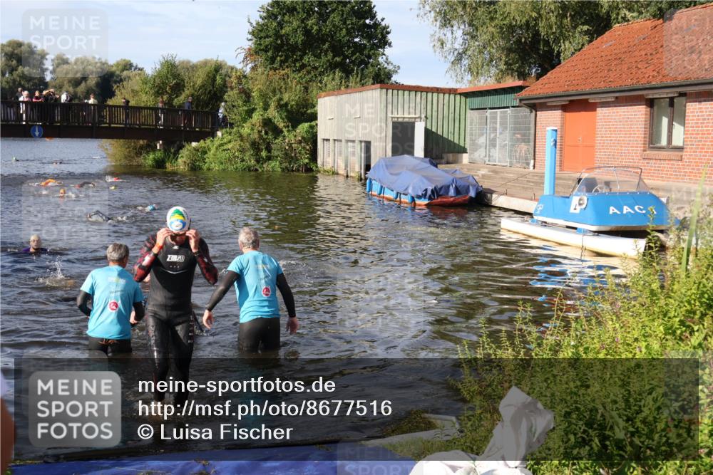 31.08.2025 - Elbe Triathlon Hamburg Luisa Fischer http://msf.ph/oto/8677516 31.08.2025 09:18:00 Schwimmen 617, 654, 657, 666 meine-sportfotos.de