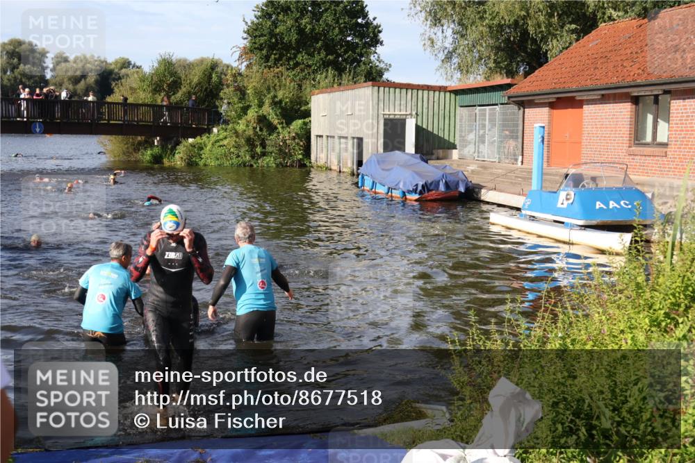 31.08.2025 - Elbe Triathlon Hamburg Luisa Fischer http://msf.ph/oto/8677518 31.08.2025 09:18:00 Schwimmen 617, 654, 657, 666 meine-sportfotos.de