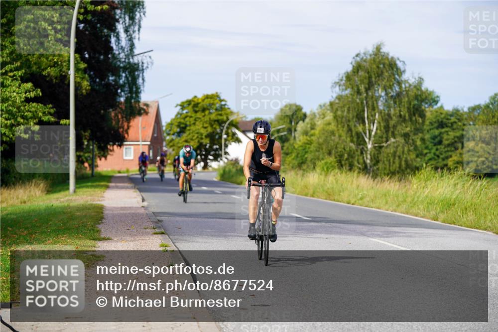 31.08.2025 - Elbe Triathlon Hamburg Michael Burmester http://msf.ph/oto/8677524 31.08.2025 10:29:49 Radfahren 775, 888, 894, 1017 meine-sportfotos.de