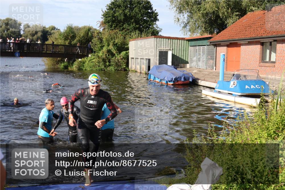 31.08.2025 - Elbe Triathlon Hamburg Luisa Fischer http://msf.ph/oto/8677525 31.08.2025 09:18:01 Schwimmen 617, 654, 657, 666 meine-sportfotos.de