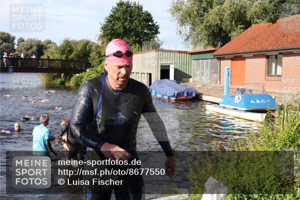 31.08.2025 - Elbe Triathlon Hamburg Luisa Fischer http://msf.ph/oto/8677550 31.08.2025 09:18:06 Schwimmen 577, 617, 654, 666, 723 meine-sportfotos.de