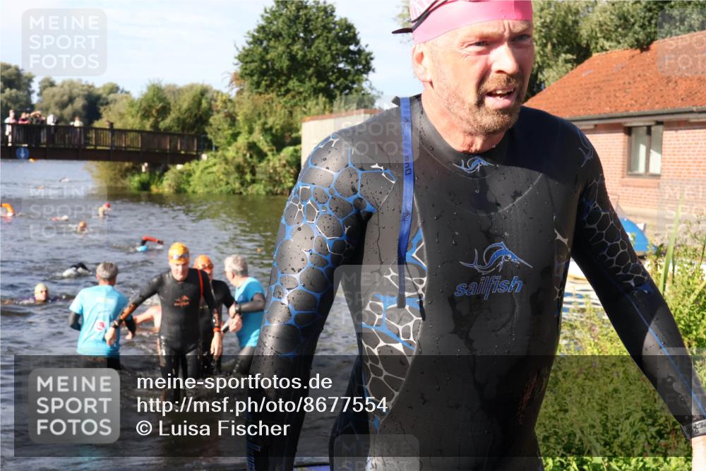 31.08.2025 - Elbe Triathlon Hamburg Luisa Fischer http://msf.ph/oto/8677554 31.08.2025 09:18:06 Schwimmen 577, 617, 654, 666, 723 meine-sportfotos.de