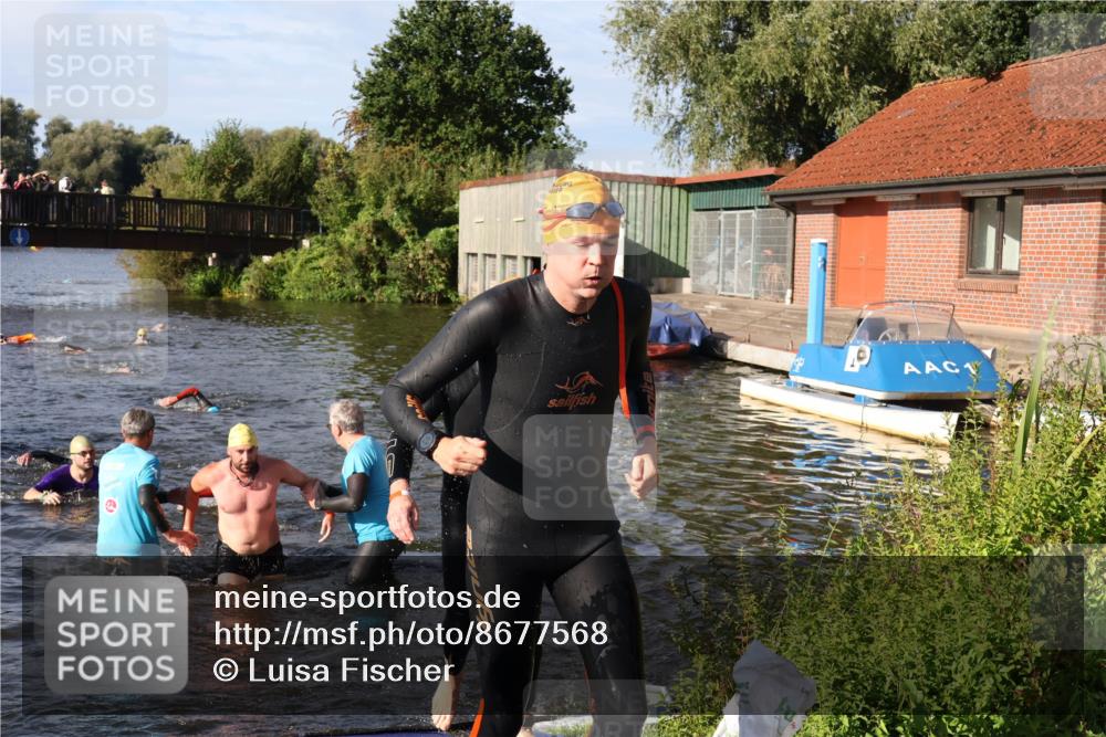 31.08.2025 - Elbe Triathlon Hamburg Luisa Fischer http://msf.ph/oto/8677568 31.08.2025 09:18:09 Schwimmen 413, 577, 617, 654, 666, 723 meine-sportfotos.de