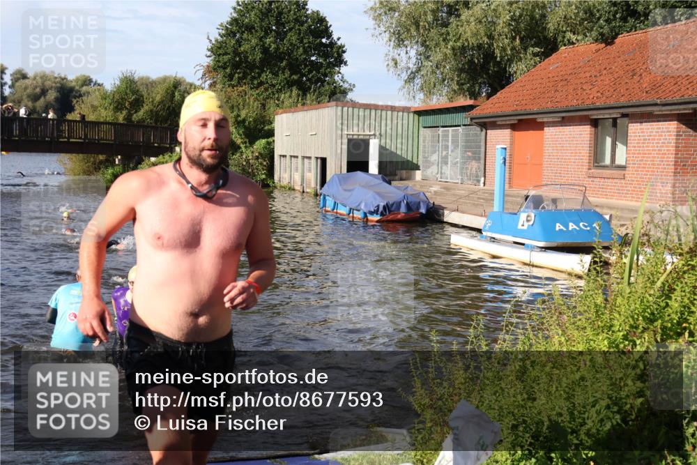 31.08.2025 - Elbe Triathlon Hamburg Luisa Fischer http://msf.ph/oto/8677593 31.08.2025 09:18:14 Schwimmen 413, 577, 723, 756, 770 meine-sportfotos.de