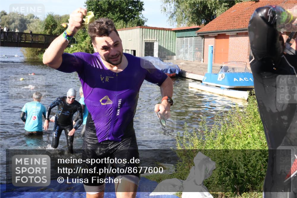 31.08.2025 - Elbe Triathlon Hamburg Luisa Fischer http://msf.ph/oto/8677600 31.08.2025 09:18:18 Schwimmen 413, 723, 756, 770 meine-sportfotos.de