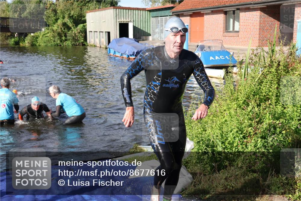 31.08.2025 - Elbe Triathlon Hamburg Luisa Fischer http://msf.ph/oto/8677616 31.08.2025 09:18:21 Schwimmen 413, 684, 756, 770 meine-sportfotos.de