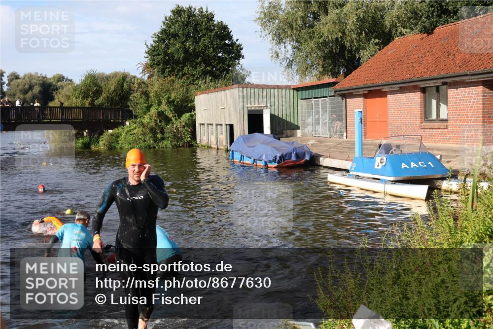 31.08.2025 - Elbe Triathlon Hamburg Luisa Fischer http://msf.ph/oto/8677630 31.08.2025 09:18:30 Schwimmen 684, 719, 720 meine-sportfotos.de