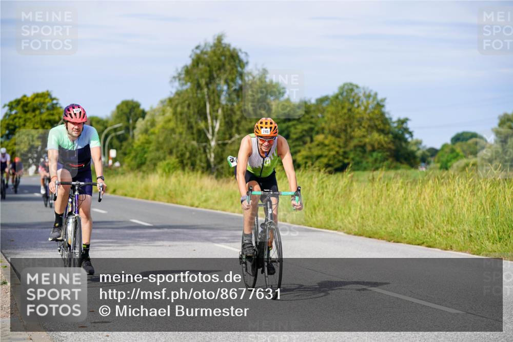 31.08.2025 - Elbe Triathlon Hamburg Michael Burmester http://msf.ph/oto/8677631 31.08.2025 10:30:17 Radfahren 587, 745, 821, 845, 949, 1041, 1445 meine-sportfotos.de