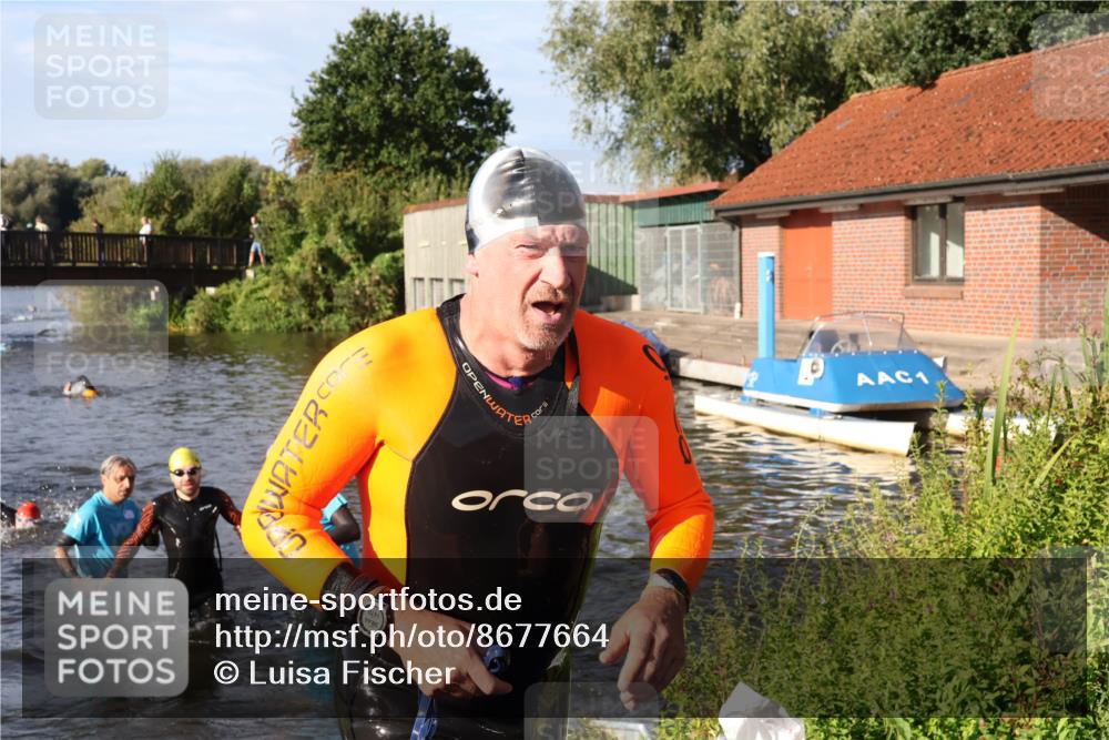 31.08.2025 - Elbe Triathlon Hamburg Luisa Fischer http://msf.ph/oto/8677664 31.08.2025 09:18:41 Schwimmen 570, 613, 720 meine-sportfotos.de