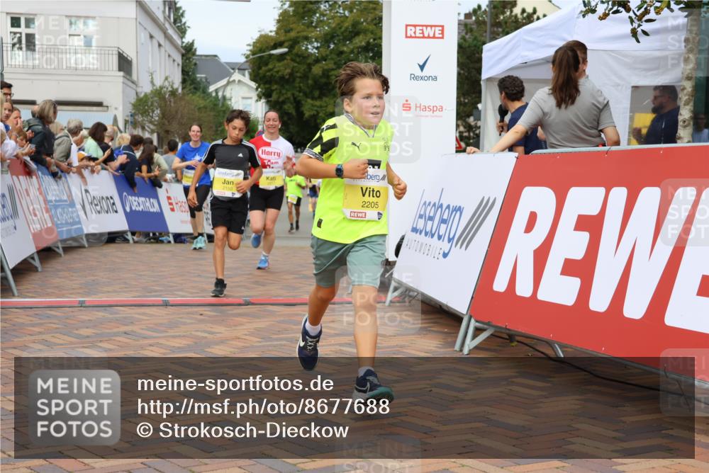 31.08.2025 - 21. Blankeneser Heldenlauf Strokosch-Dieckow http://msf.ph/oto/8677688 31.08.2025 10:27:10 Ziel 1101, 2150, 2205, 2521, 2517, 2413 meine-sportfotos.de