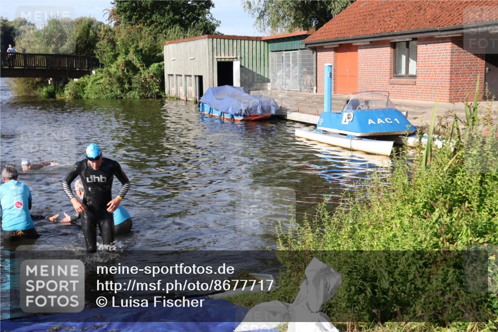 31.08.2025 - Elbe Triathlon Hamburg Luisa Fischer http://msf.ph/oto/8677717 31.08.2025 09:19:38 Schwimmen 593, 729 meine-sportfotos.de