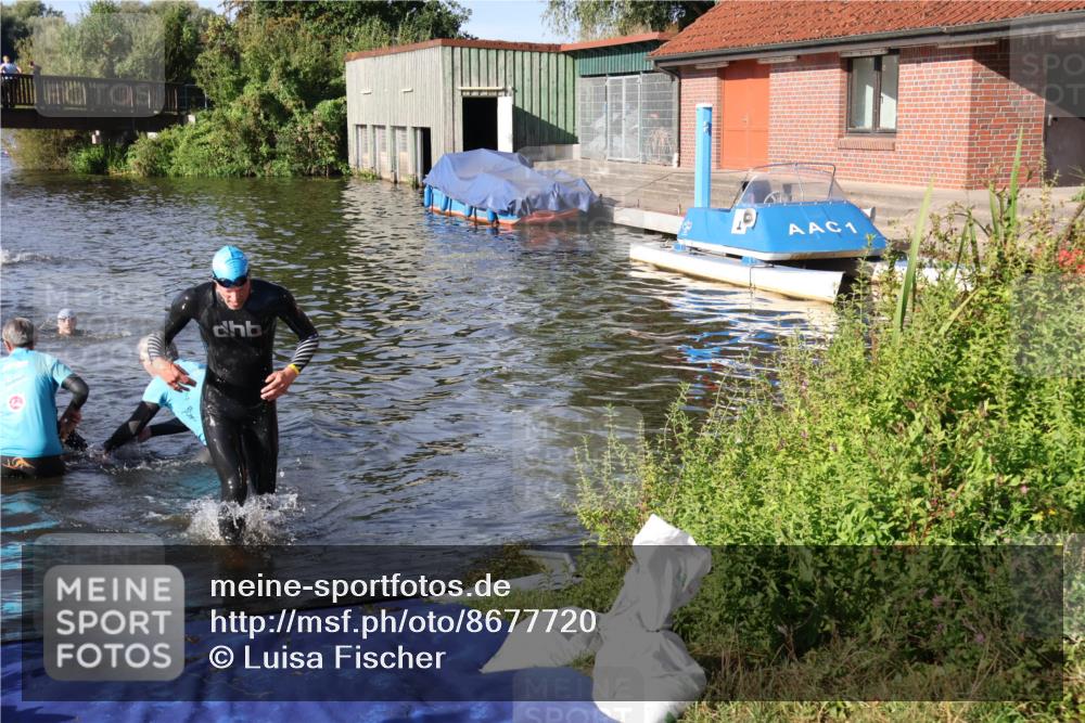 31.08.2025 - Elbe Triathlon Hamburg Luisa Fischer http://msf.ph/oto/8677720 31.08.2025 09:19:39 Schwimmen 593, 729, 750 meine-sportfotos.de