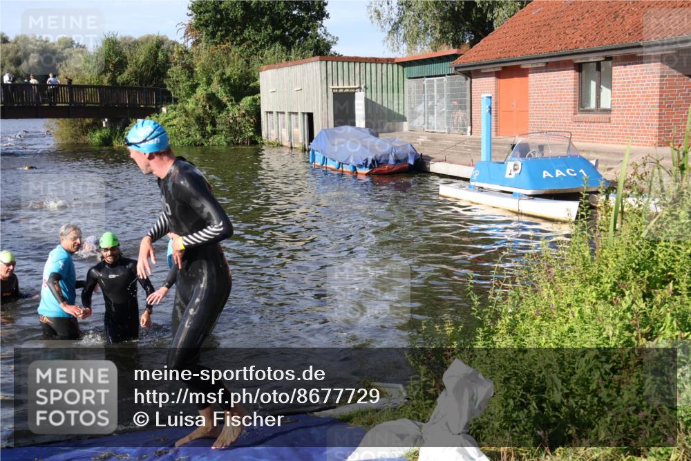 31.08.2025 - Elbe Triathlon Hamburg Luisa Fischer http://msf.ph/oto/8677729 31.08.2025 09:19:41 Schwimmen 593, 729, 750 meine-sportfotos.de