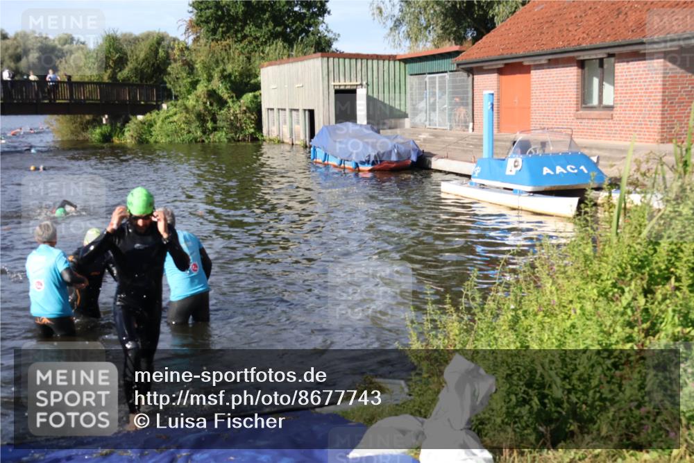 31.08.2025 - Elbe Triathlon Hamburg Luisa Fischer http://msf.ph/oto/8677743 31.08.2025 09:19:43 Schwimmen 593, 729, 750 meine-sportfotos.de