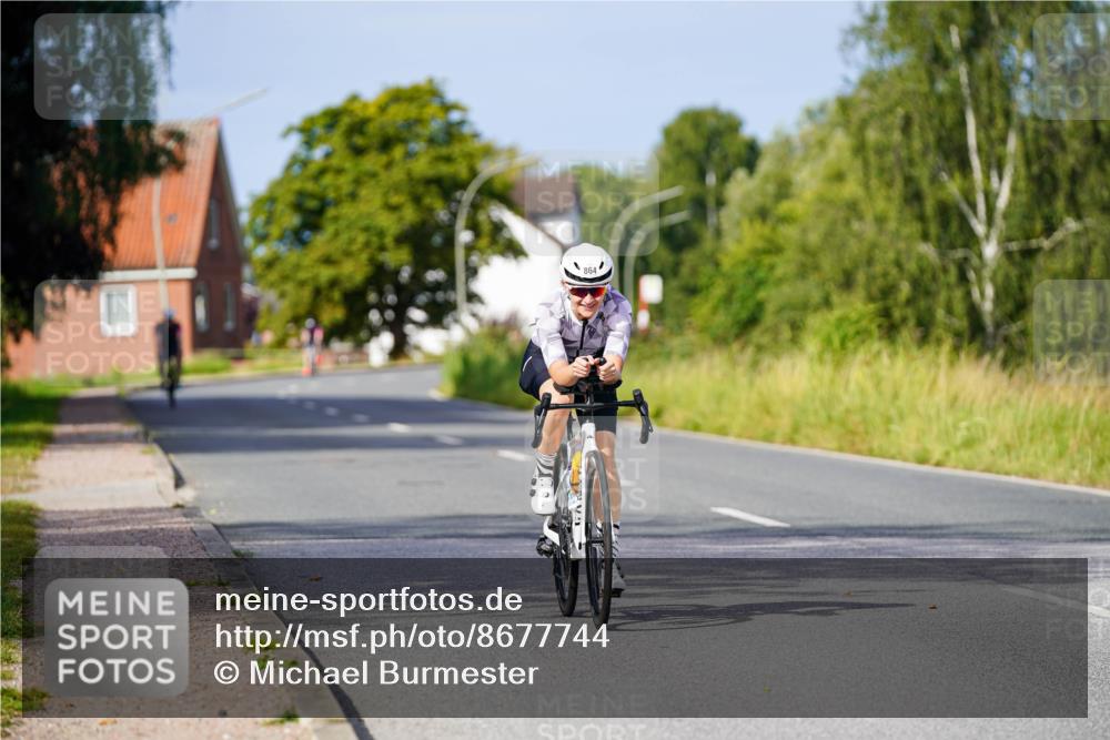 31.08.2025 - Elbe Triathlon Hamburg Michael Burmester http://msf.ph/oto/8677744 31.08.2025 10:30:56 Radfahren 864, 956 meine-sportfotos.de