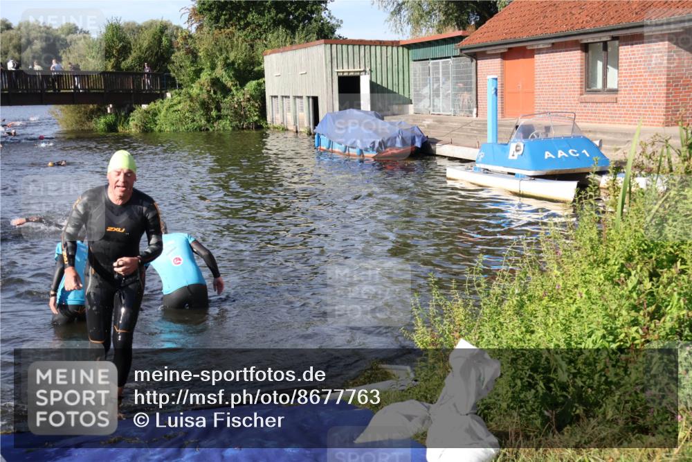 31.08.2025 - Elbe Triathlon Hamburg Luisa Fischer http://msf.ph/oto/8677763 31.08.2025 09:19:47 Schwimmen 446, 593, 669, 750 meine-sportfotos.de