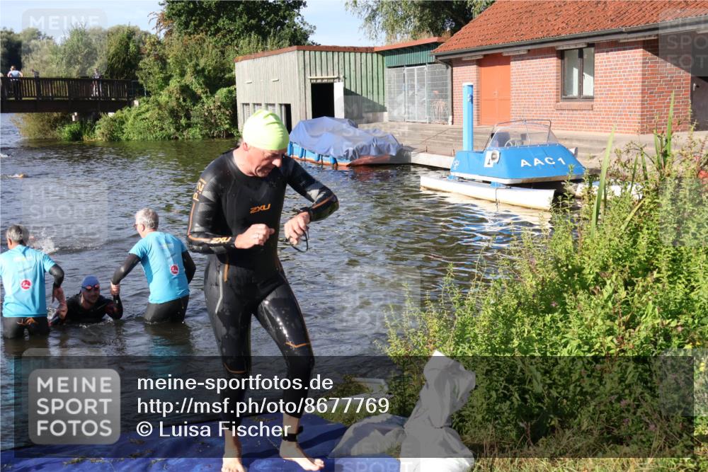 31.08.2025 - Elbe Triathlon Hamburg Luisa Fischer http://msf.ph/oto/8677769 31.08.2025 09:19:49 Schwimmen 446, 593, 669, 750 meine-sportfotos.de