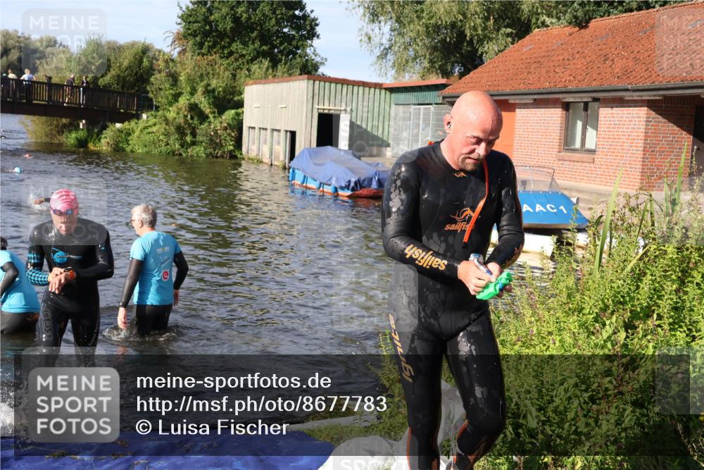31.08.2025 - Elbe Triathlon Hamburg Luisa Fischer http://msf.ph/oto/8677783 31.08.2025 09:20:01 Schwimmen 669, 707, 737, 740 meine-sportfotos.de