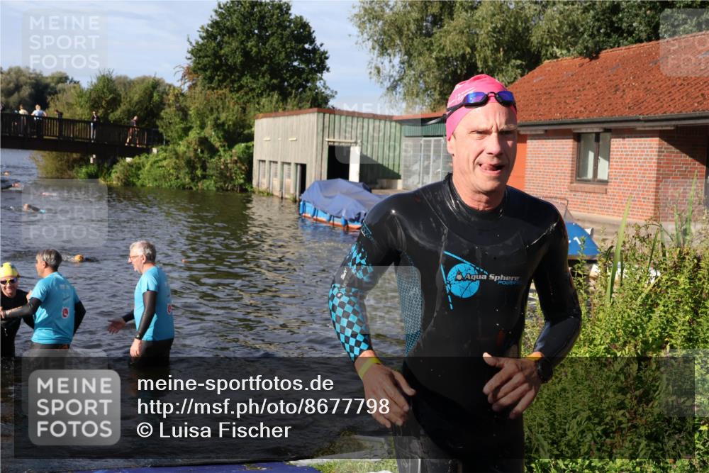 31.08.2025 - Elbe Triathlon Hamburg Luisa Fischer http://msf.ph/oto/8677798 31.08.2025 09:20:03 Schwimmen 707, 737, 740 meine-sportfotos.de