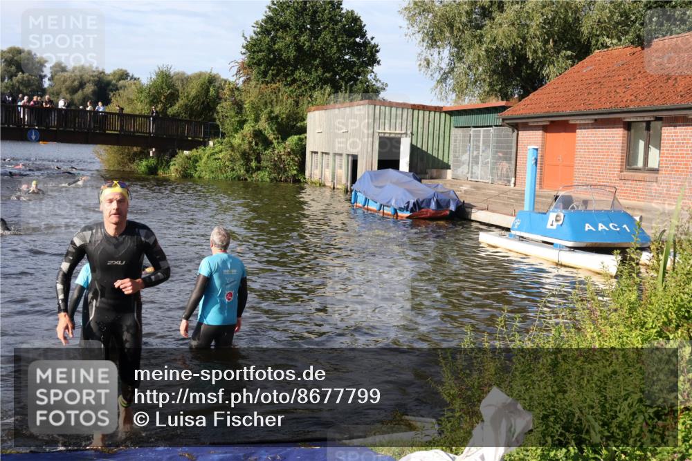 31.08.2025 - Elbe Triathlon Hamburg Luisa Fischer http://msf.ph/oto/8677799 31.08.2025 09:20:07 Schwimmen 737 meine-sportfotos.de