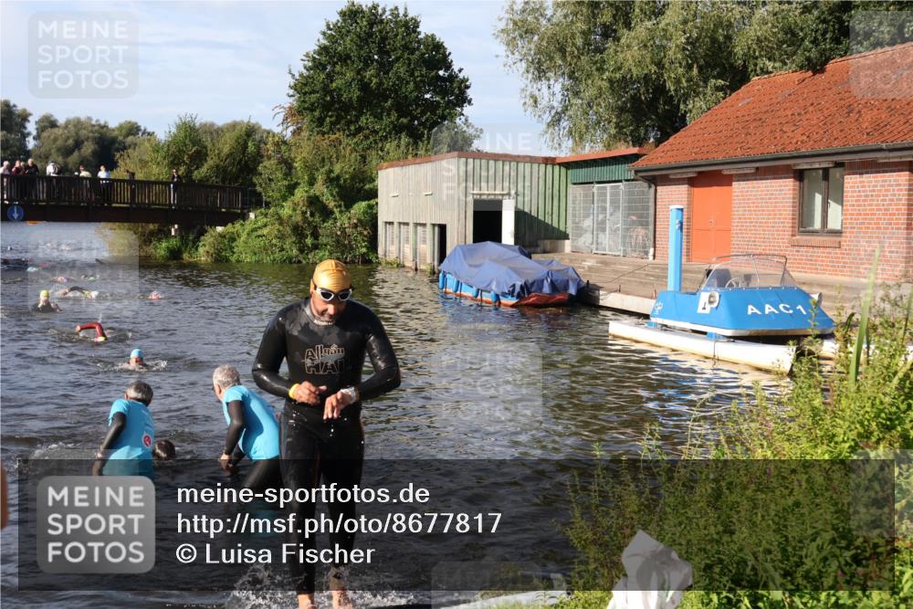 31.08.2025 - Elbe Triathlon Hamburg Luisa Fischer http://msf.ph/oto/8677817 31.08.2025 09:20:20 Schwimmen 668, 674 meine-sportfotos.de