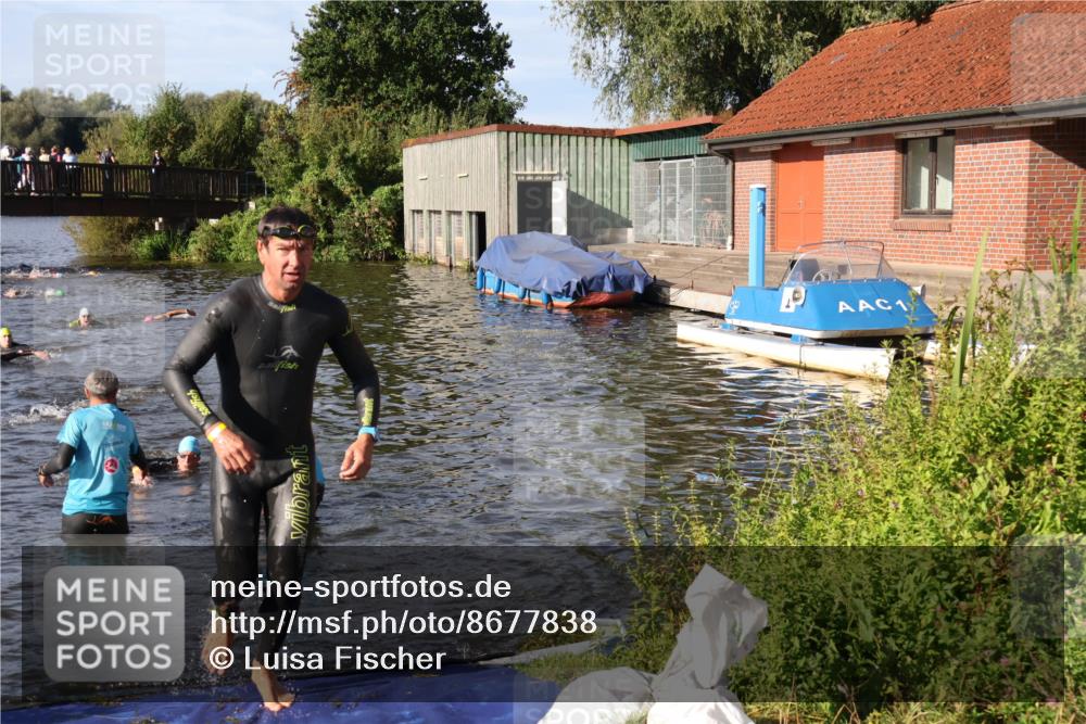 31.08.2025 - Elbe Triathlon Hamburg Luisa Fischer http://msf.ph/oto/8677838 31.08.2025 09:20:27 Schwimmen 668, 731 meine-sportfotos.de