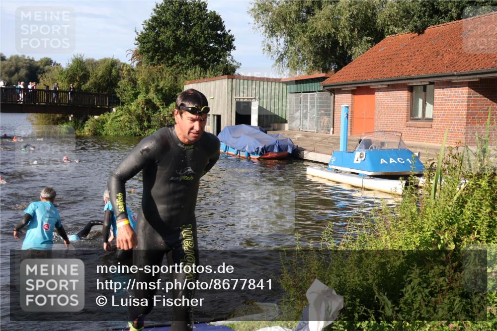 31.08.2025 - Elbe Triathlon Hamburg Luisa Fischer http://msf.ph/oto/8677841 31.08.2025 09:20:27 Schwimmen 668, 731 meine-sportfotos.de