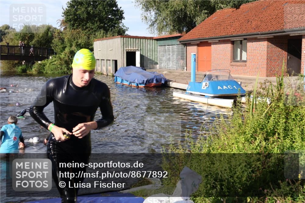 31.08.2025 - Elbe Triathlon Hamburg Luisa Fischer http://msf.ph/oto/8677892 31.08.2025 09:20:50 Schwimmen 404, 607, 712, 713 meine-sportfotos.de