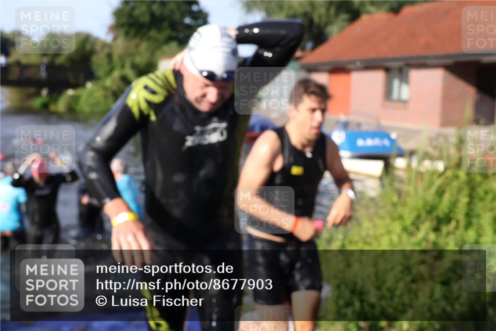 31.08.2025 - Elbe Triathlon Hamburg Luisa Fischer http://msf.ph/oto/8677903 31.08.2025 09:20:59 Schwimmen 607, 635, 664, 708, 712 meine-sportfotos.de