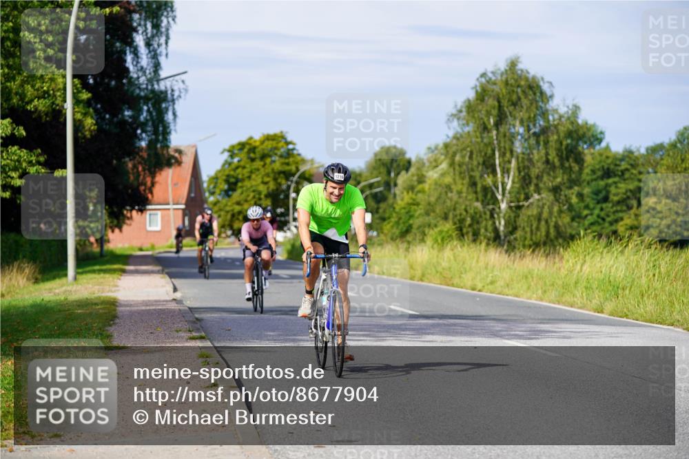 31.08.2025 - Elbe Triathlon Hamburg Michael Burmester http://msf.ph/oto/8677904 31.08.2025 10:32:04 Radfahren 679, 787, 912, 1144, 1216 meine-sportfotos.de