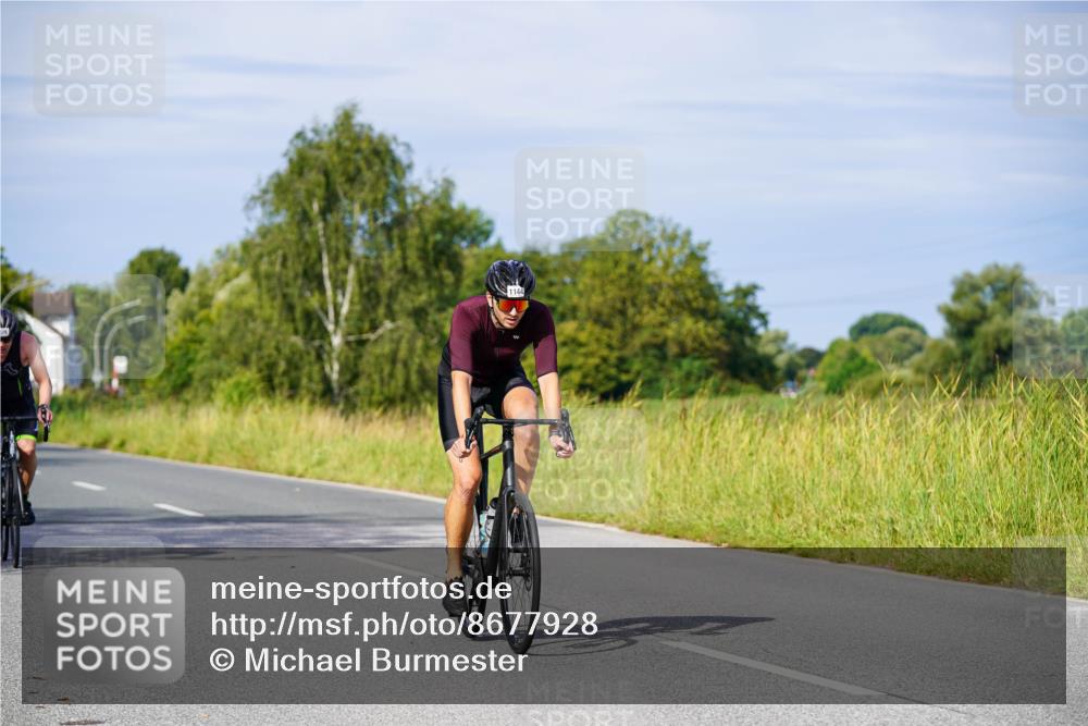 31.08.2025 - Elbe Triathlon Hamburg Michael Burmester http://msf.ph/oto/8677928 31.08.2025 10:32:07 Radfahren 679, 787, 938, 1144, 1216 meine-sportfotos.de
