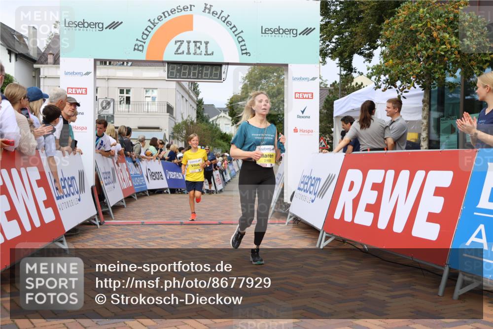 31.08.2025 - 21. Blankeneser Heldenlauf Strokosch-Dieckow http://msf.ph/oto/8677929 31.08.2025 10:26:58 Ziel 2364, 2749, 2468, 2393, 2380 meine-sportfotos.de