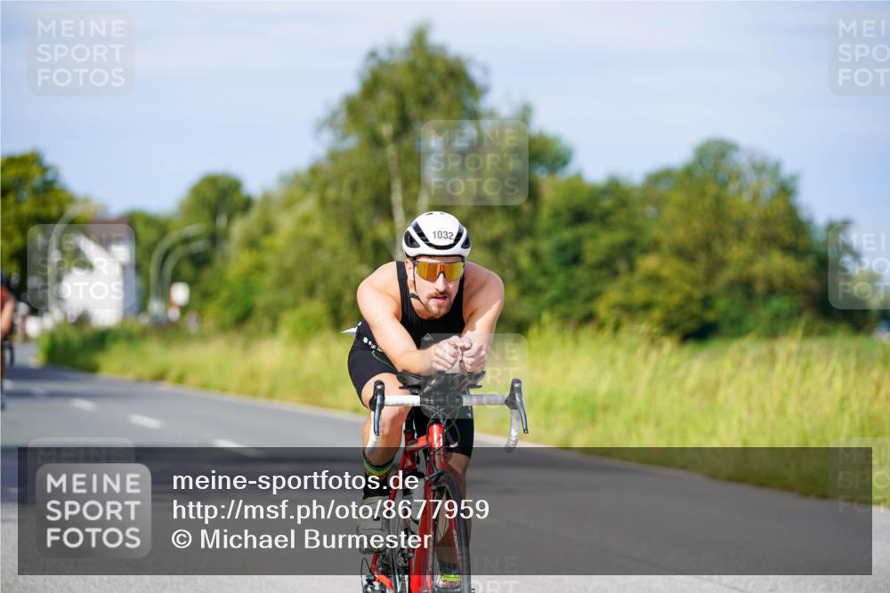 31.08.2025 - Elbe Triathlon Hamburg Michael Burmester http://msf.ph/oto/8677959 31.08.2025 10:32:15 Radfahren 938, 1032, 1127, 1213 meine-sportfotos.de
