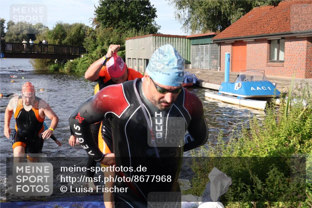 31.08.2025 - Elbe Triathlon Hamburg Luisa Fischer http://msf.ph/oto/8677968 31.08.2025 09:21:18 Schwimmen 682, 693, 717, 726, 742 meine-sportfotos.de
