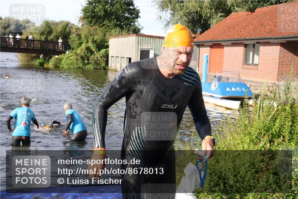 31.08.2025 - Elbe Triathlon Hamburg Luisa Fischer http://msf.ph/oto/8678013 31.08.2025 09:21:46 Schwimmen 494, 754 meine-sportfotos.de