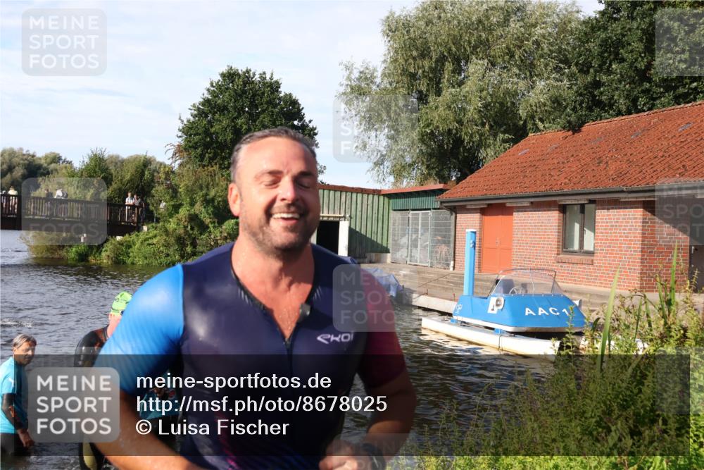 31.08.2025 - Elbe Triathlon Hamburg Luisa Fischer http://msf.ph/oto/8678025 31.08.2025 09:22:00 Schwimmen 612, 696, 752 meine-sportfotos.de