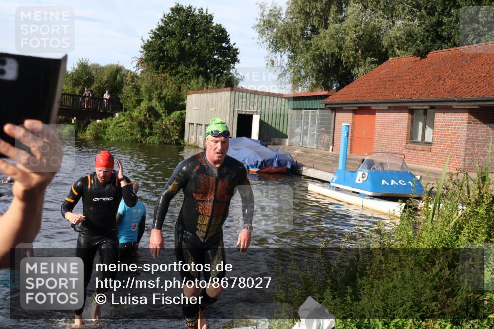 31.08.2025 - Elbe Triathlon Hamburg Luisa Fischer http://msf.ph/oto/8678027 31.08.2025 09:22:02 Schwimmen 612, 696, 752 meine-sportfotos.de