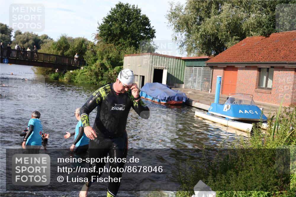 31.08.2025 - Elbe Triathlon Hamburg Luisa Fischer http://msf.ph/oto/8678046 31.08.2025 09:22:15 Schwimmen 503, 700, 764 meine-sportfotos.de