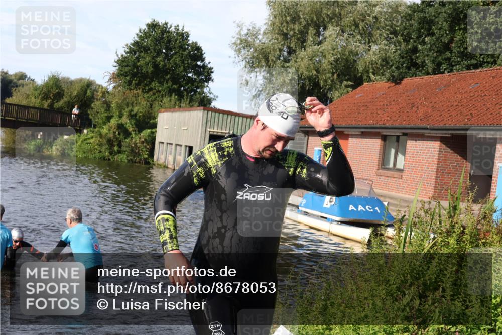 31.08.2025 - Elbe Triathlon Hamburg Luisa Fischer http://msf.ph/oto/8678053 31.08.2025 09:22:16 Schwimmen 503, 700, 764 meine-sportfotos.de