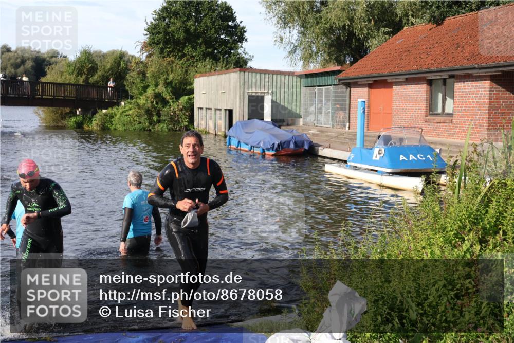 31.08.2025 - Elbe Triathlon Hamburg Luisa Fischer http://msf.ph/oto/8678058 31.08.2025 09:22:22 Schwimmen 700, 764 meine-sportfotos.de