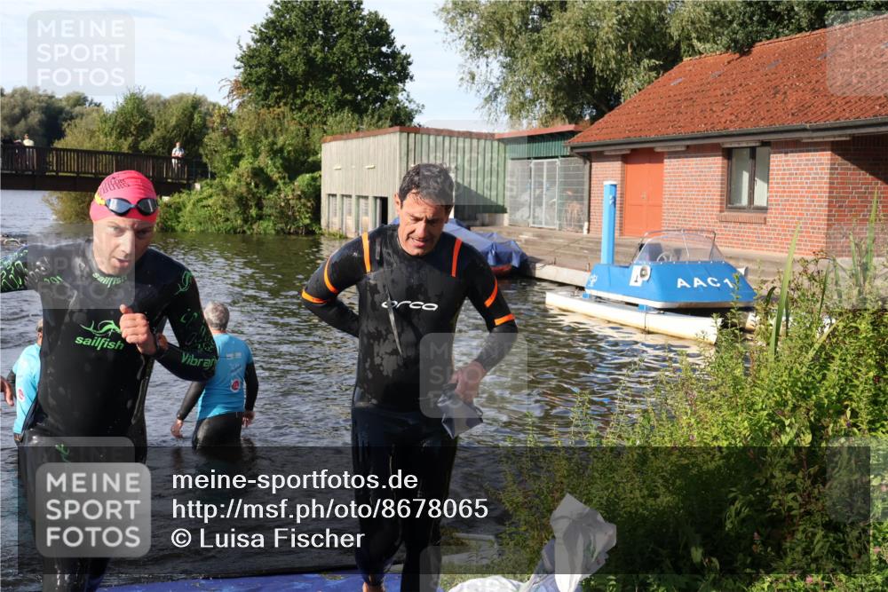 31.08.2025 - Elbe Triathlon Hamburg Luisa Fischer http://msf.ph/oto/8678065 31.08.2025 09:22:23 Schwimmen 700, 764 meine-sportfotos.de