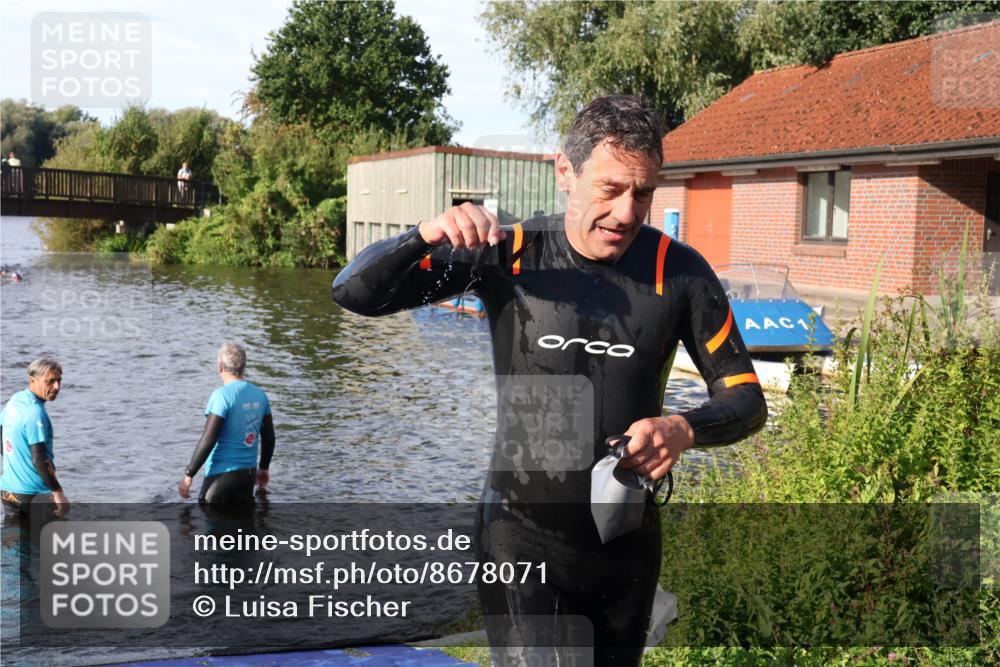 31.08.2025 - Elbe Triathlon Hamburg Luisa Fischer http://msf.ph/oto/8678071 31.08.2025 09:22:24 Schwimmen 700, 764 meine-sportfotos.de