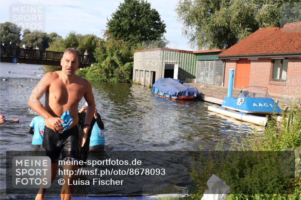 31.08.2025 - Elbe Triathlon Hamburg Luisa Fischer http://msf.ph/oto/8678093 31.08.2025 09:22:38 Schwimmen 710, 727, 766 meine-sportfotos.de