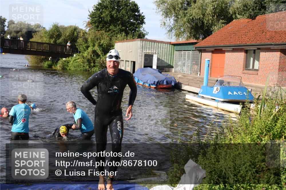 31.08.2025 - Elbe Triathlon Hamburg Luisa Fischer http://msf.ph/oto/8678100 31.08.2025 09:22:40 Schwimmen 587, 710, 727, 766 meine-sportfotos.de