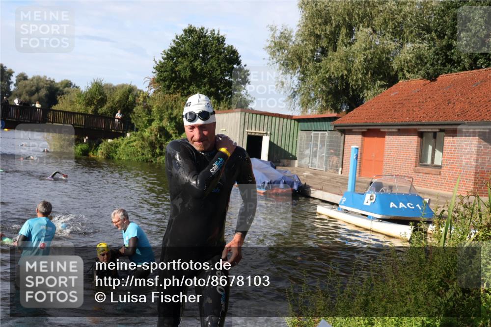 31.08.2025 - Elbe Triathlon Hamburg Luisa Fischer http://msf.ph/oto/8678103 31.08.2025 09:22:41 Schwimmen 587, 710, 727, 766 meine-sportfotos.de