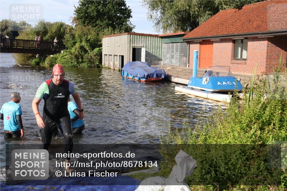 31.08.2025 - Elbe Triathlon Hamburg Luisa Fischer http://msf.ph/oto/8678134 31.08.2025 09:22:49 Schwimmen 587, 667, 766 meine-sportfotos.de