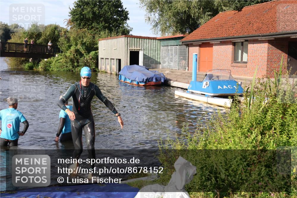 31.08.2025 - Elbe Triathlon Hamburg Luisa Fischer http://msf.ph/oto/8678152 31.08.2025 09:22:54 Schwimmen 587, 667 meine-sportfotos.de
