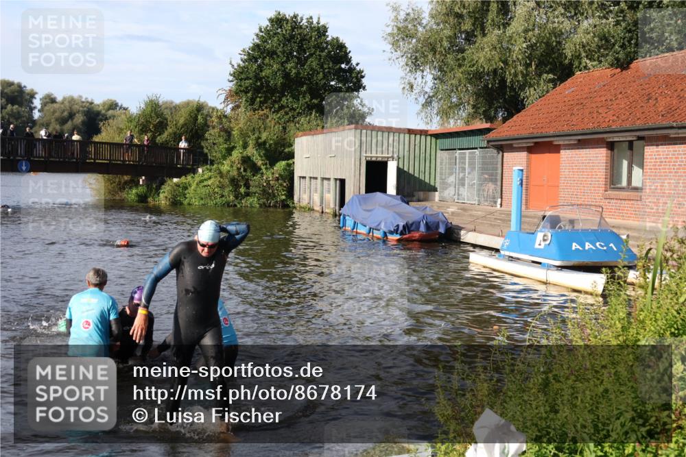 31.08.2025 - Elbe Triathlon Hamburg Luisa Fischer http://msf.ph/oto/8678174 31.08.2025 09:23:06 Schwimmen 739, 768 meine-sportfotos.de