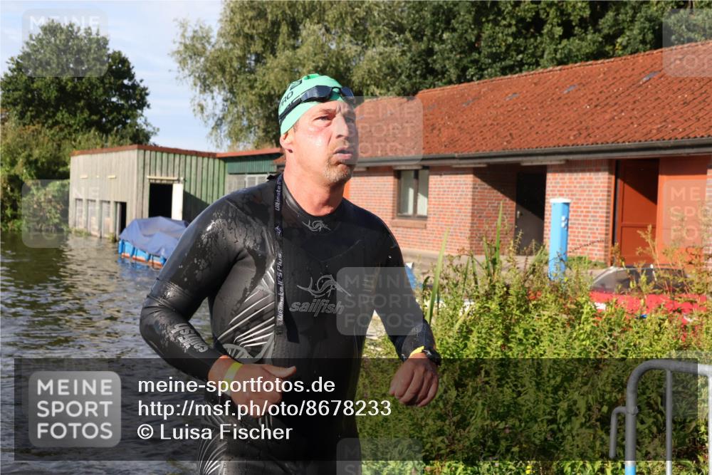 31.08.2025 - Elbe Triathlon Hamburg Luisa Fischer http://msf.ph/oto/8678233 31.08.2025 09:23:19 Schwimmen 744 meine-sportfotos.de